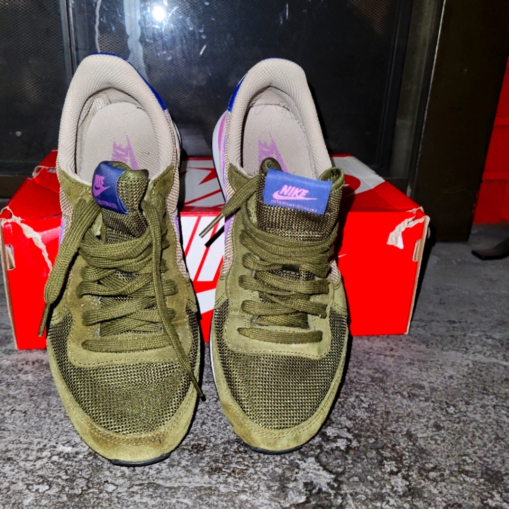 Multi color women Nike sneaker.